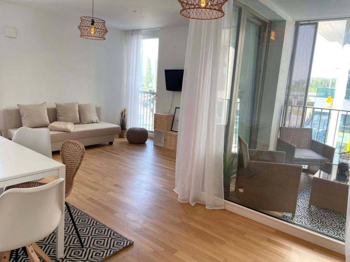 Urban Oasis: Stylische Wohnung Vienna Esterno foto