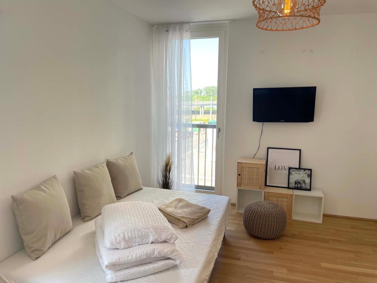 Urban Oasis: Stylische Wohnung Vienna Esterno foto